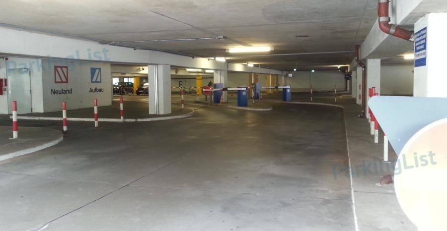 Innenansicht Parkhaus CongressPark in Wolfsburg