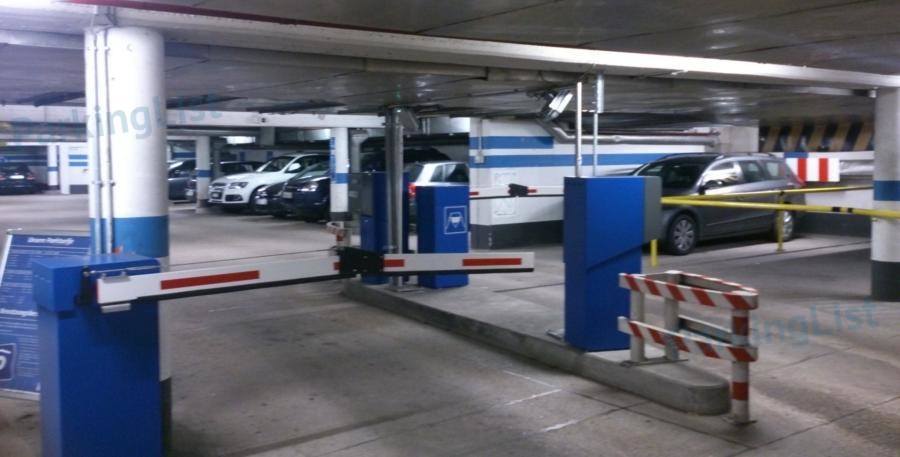 Innenansicht 1 Parkhaus Europahalle in Trier