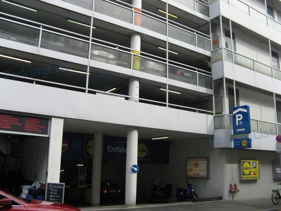 Parkhaus Forum Steglitz Berlin - Ein- und Ausfahrt Gutmuthsstraße