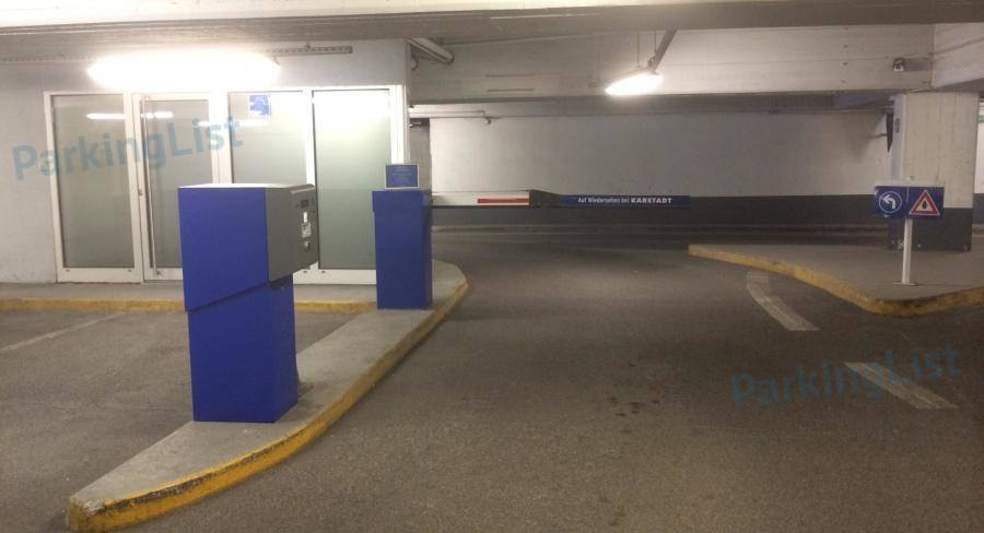 Innenansicht 2 Parkhaus Karstadt in Bonn