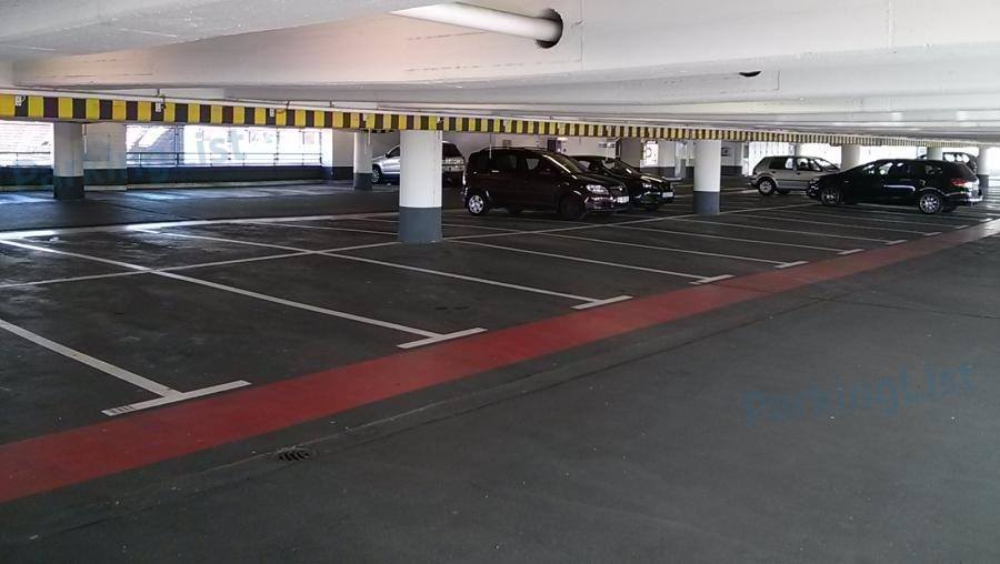 Innenansicht - Parkhaus Karstadt - Braunschweig