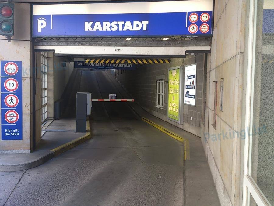 Einfahrt Bankhof Parkhaus Karstadt in Karlsruhe