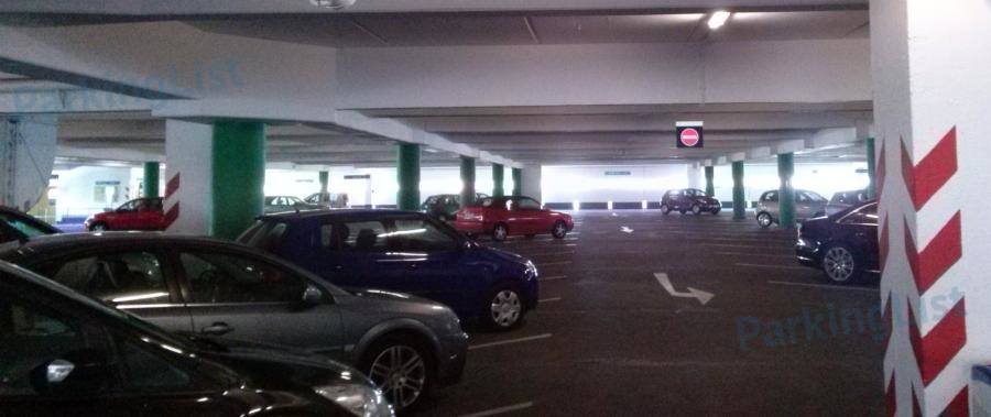 Innenansicht 1 Parkhaus Karstadt am Nordbad in München