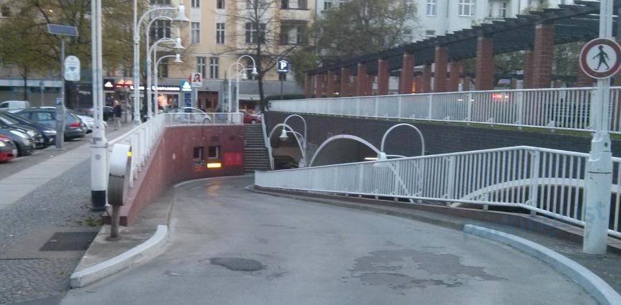 Parkhaus Los Angeles Platz Berlin - Ausfahrt Marburger Straße