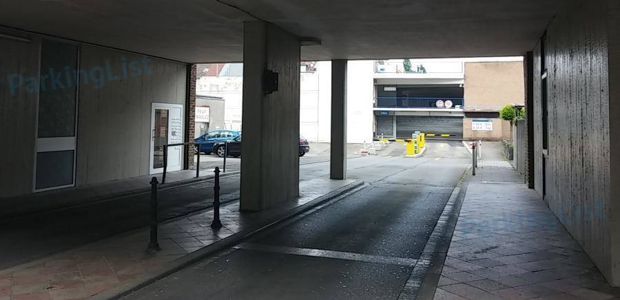 Durchfahrt zum Parkhaus Lothringer Str in Aachen