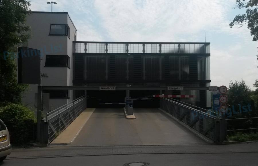 Einfahrt Parkhaus Luisenhospital in Aachen