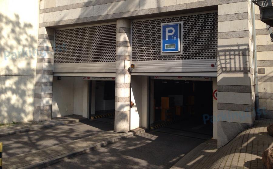 Einfahrt Parkhaus Nordbrückenkopf in Heidelberg