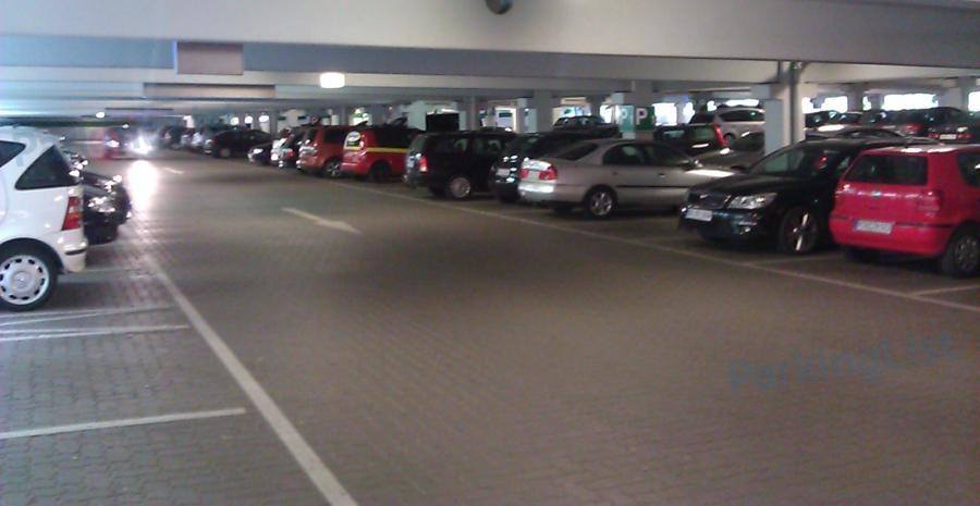 Innenansicht - Parkhaus Schlosspark Center Schwerin