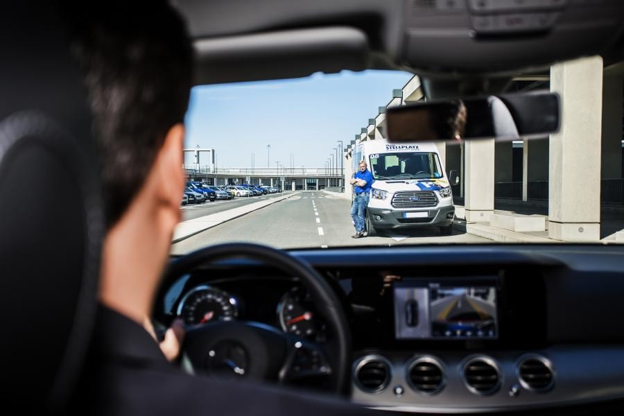 Parkplatz nahe Airport Berlin Tegel