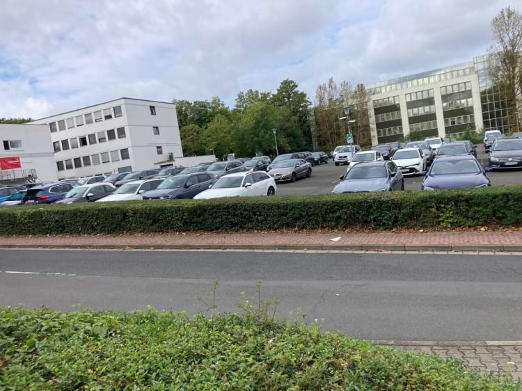 Parkplatz mit Valet Service am Airport Frankfurt