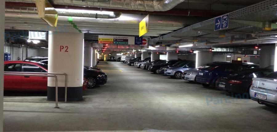 Innenansicht 1 Tiefgarage Europa Passage in Hamburg