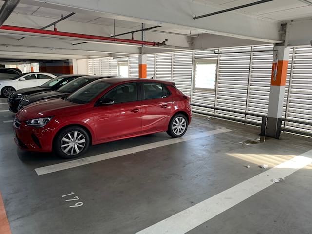 Parkplatz im Parkhaus inkl. Valet Service am Flughafen Berlin-Brandenburg BER