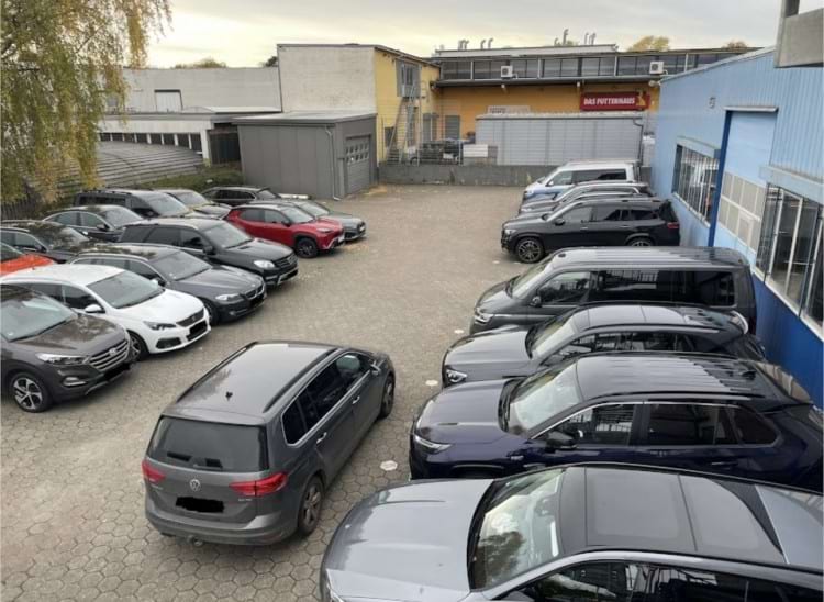 Parkplatz nahe Flughafen Hamburg