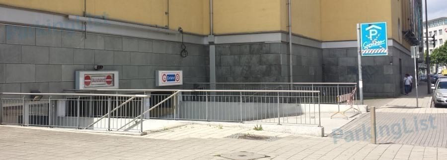 Außenansicht 1 - Parkplatz CineStar Dortmund 