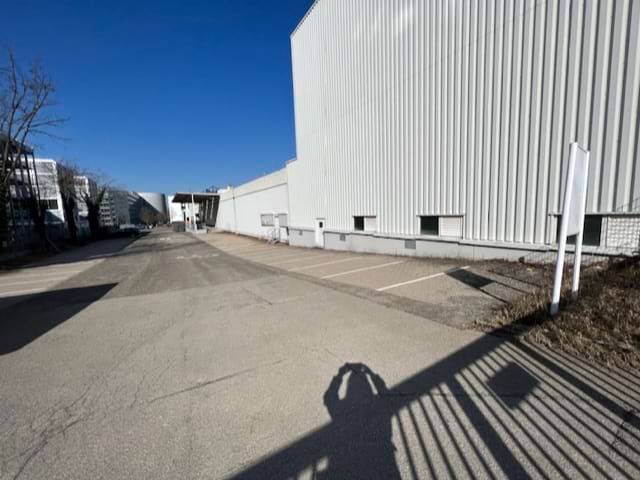 Parkplatz mit Shuttle Service zum Airport Stuttgart