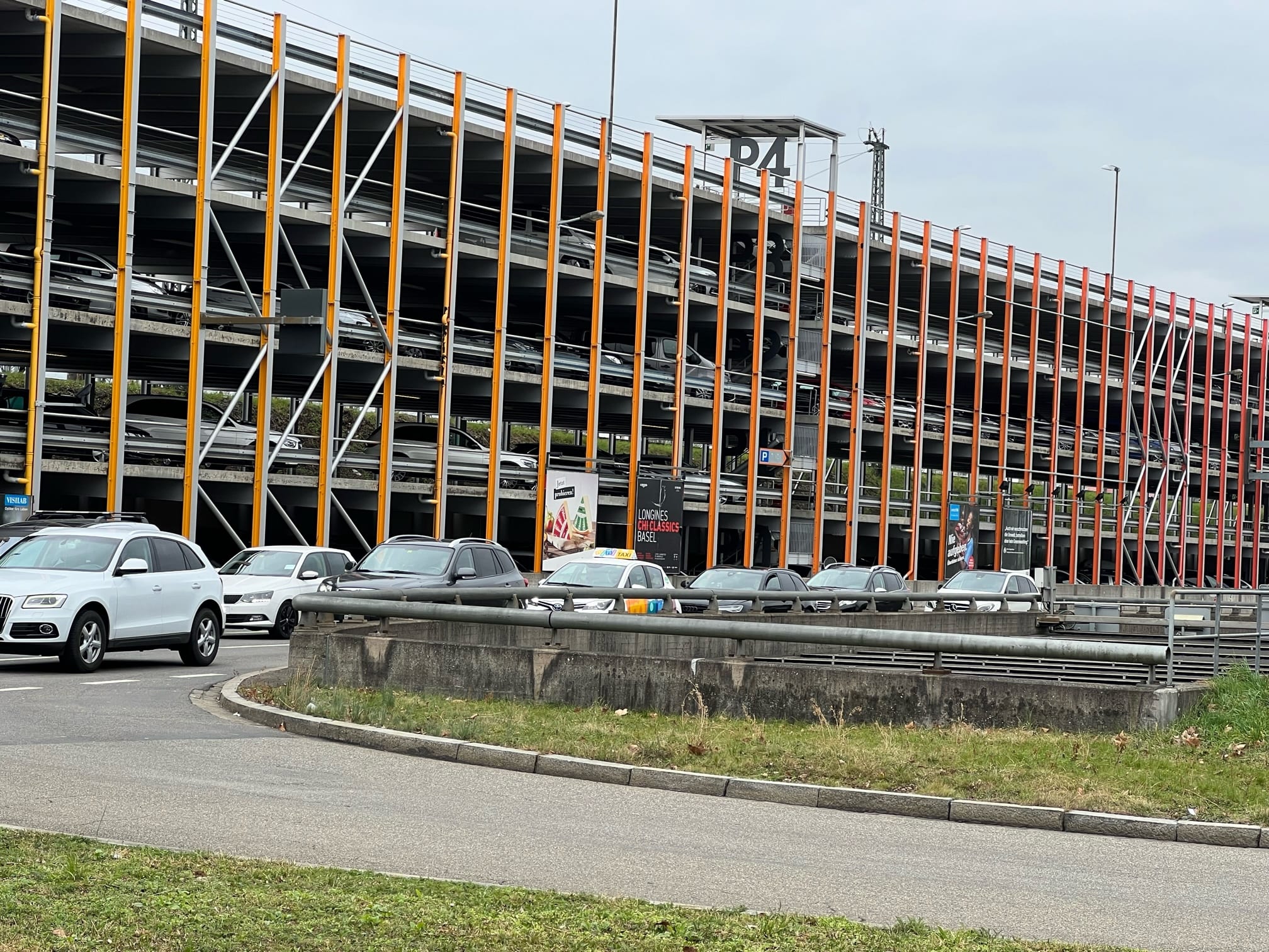 Aussenansicht Badischer Bahnhof Parkhaus