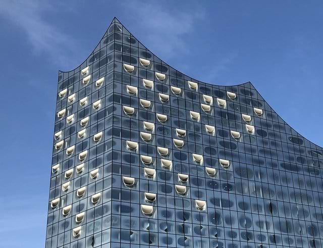 Parken an der Elbphilharmonie - Hamburg