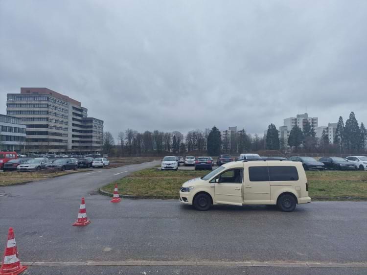 Parkplatz mit Shuttle Service zum Airport Stuttgart