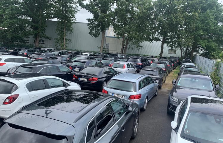 Parkplatz mit Valet Service am Flughafen Hamburg