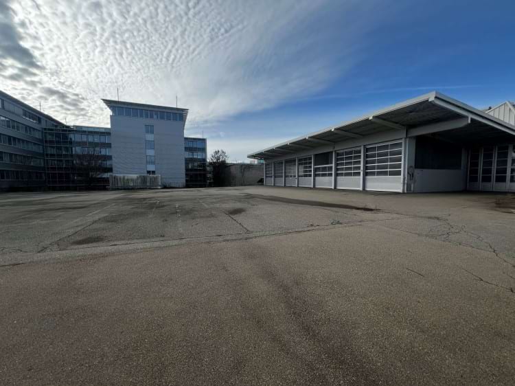 Parkplatz mit Valet Service am Flughafen Stuttgart