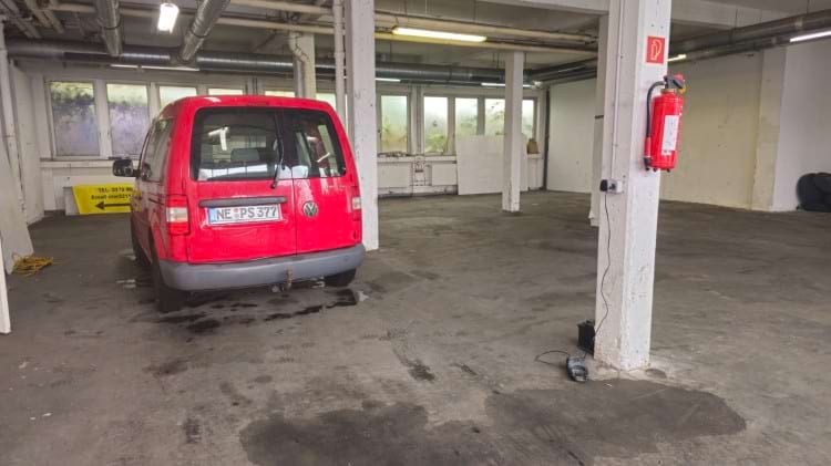 Parken in Parkhalle mit Shuttle Service am Flughafen Düsseldorf