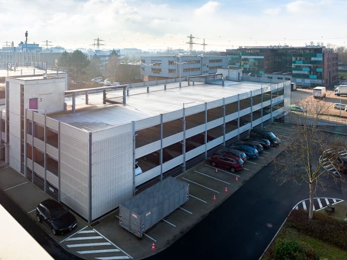 Parkplatz im Parkhaus inkl. Shuttle Service zum Flughafen Düsseldorf