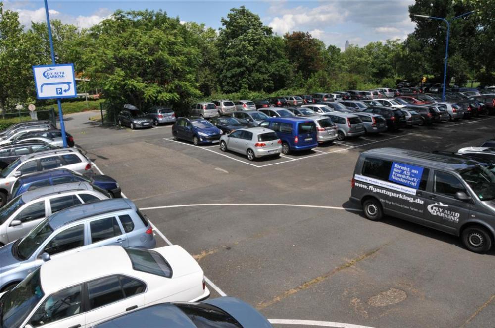 Parkplatz nahe Flughafen Frankfurt am Main inkl. Valet