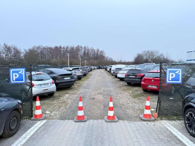 Parkplatz mit Shuttle Service zum Airport Frankfurt am Main