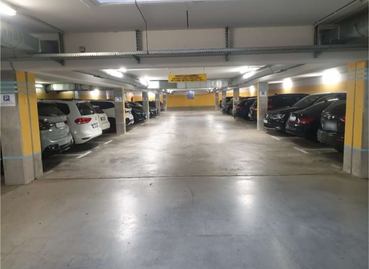 Parken in Tiefgarage mit Shuttle Service zum Airport Frankfurt