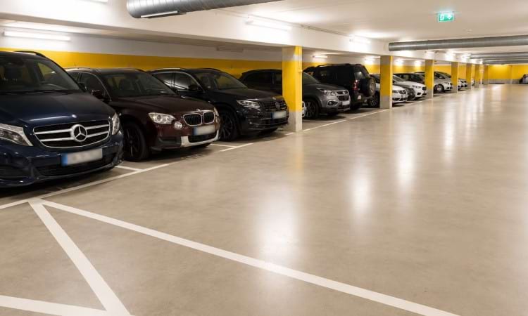 Parken in Tiefgarage mit Shuttle Service zum Airport Frankfurt