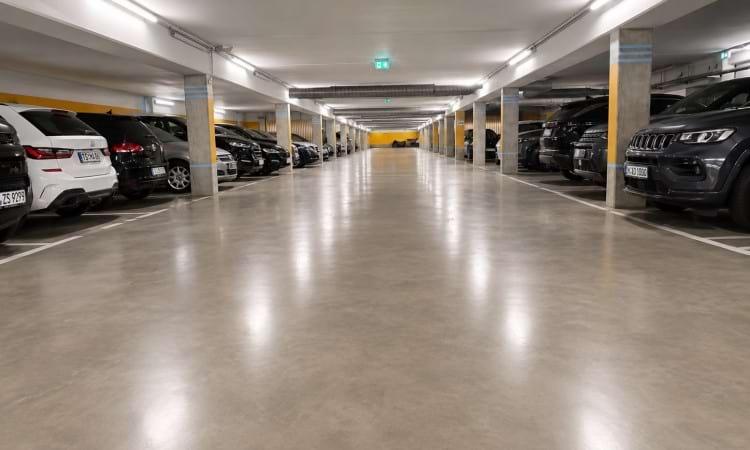Parkplatz in Tiefgarage mit Shuttle Service zum Airport Frankfurt