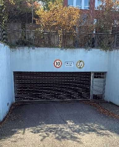 Parkplatz in Tiefgarage mit Shuttle Service zum Flughafen Frankfurt