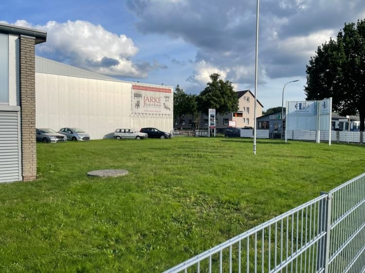 Parkplatz mit Valet Service am Flughafen Hamburg