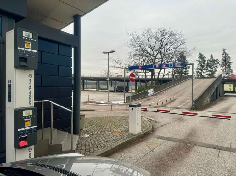 Park-fly24 Hamburg Airport Mit Shuttle Transfer www.parkinglist.de