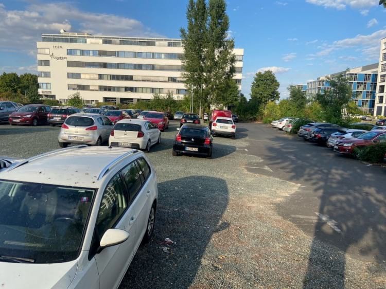 Parkplatz mit Shuttle Service zum Airport Frankfurt am Main