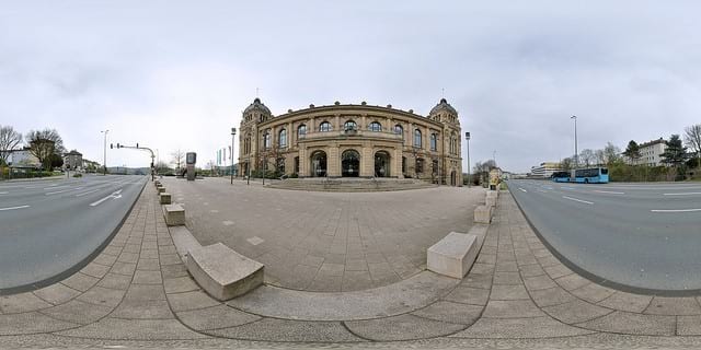 Parken an der historischen Stadthalle - Wuppertal Parken an der historischen Stadthalle - Wuppertal