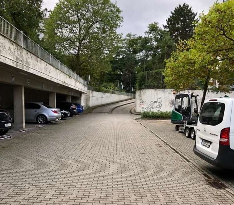 Parkplatz im Parkhaus inkl. Shuttle Service zum Airport Düsseldorf