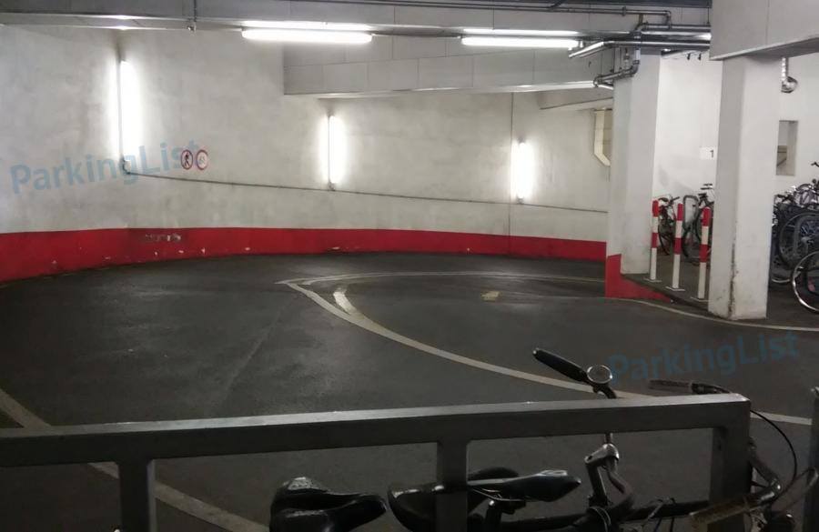 Innenansicht 1 - Parkhaus Hotel Maritim Berlin