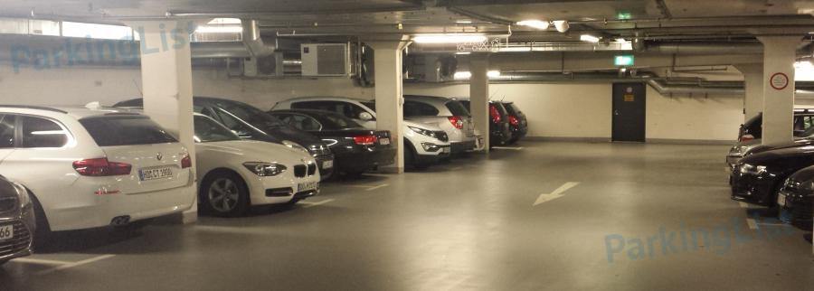 Innenansicht 2 - Parkhaus Hansaplatz Karstadt Dortmund