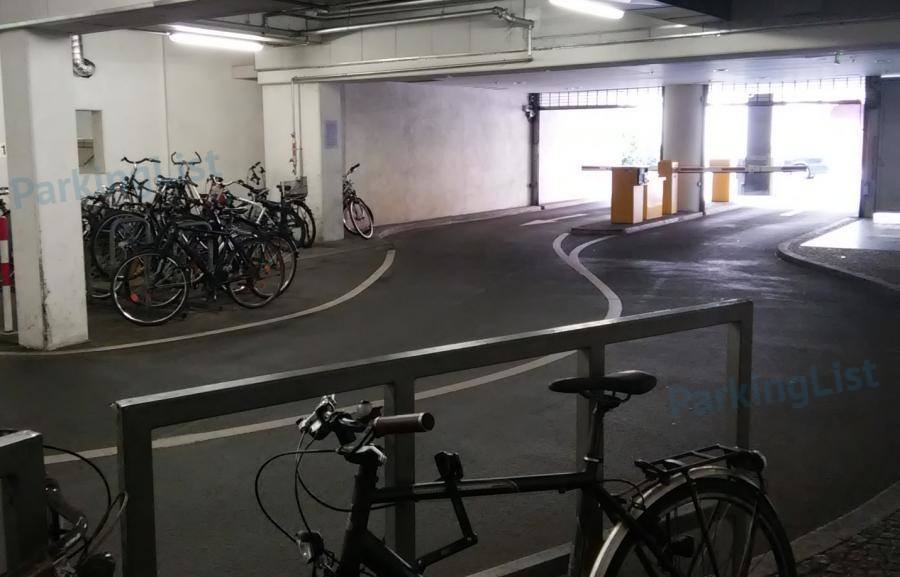 Innenansicht 2 - Parkhaus Hotel Maritim Berlin