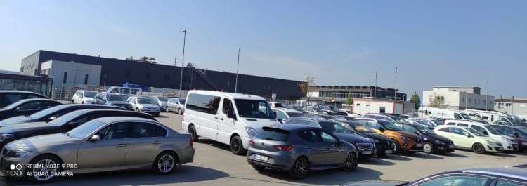 Parkplatz mit Shuttle Service zum Airport Stuttgart