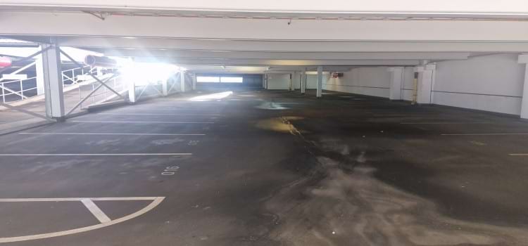 Parken im Parkhaus mit Valet Service am Airport Düsseldorf