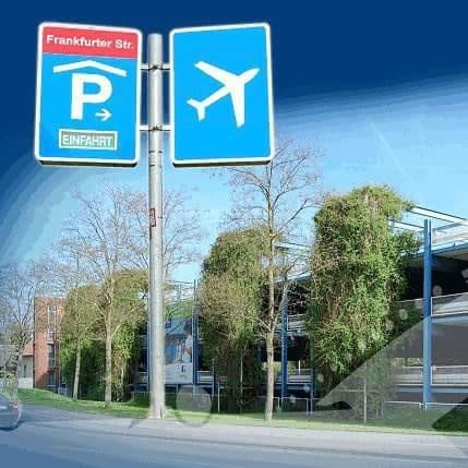 Parkplatz auf Parkdeck mit Shuttle Service zum Airport Frankfurt am Main