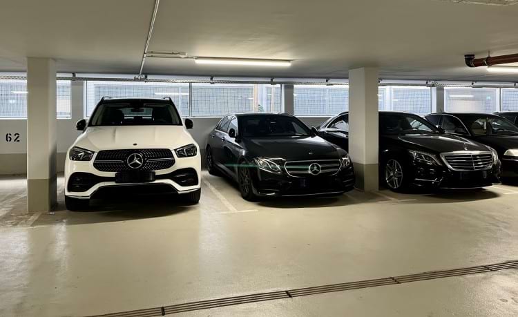 Parkplatz im Parkhaus mit Valet Service am Flughafen Hannover