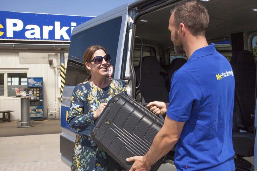 Parken Flughafen Tegel Mit Shuttle Service www.parkinglist.de
