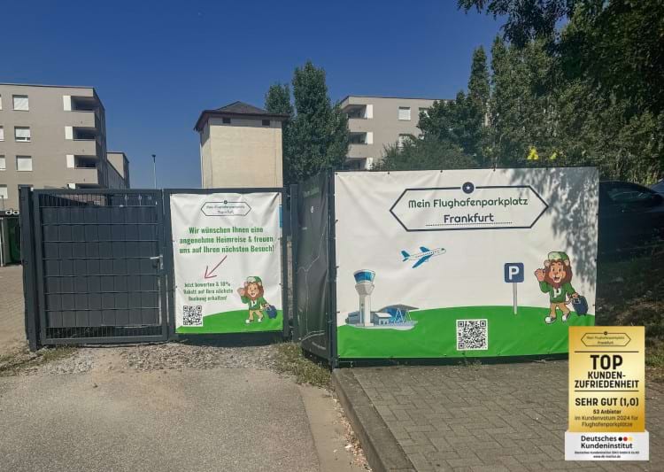 Einfahrt Parkplatz mit Shuttle Service zum Flughafen Frankfurt