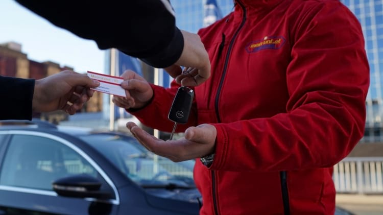 Parkplatz im Parkhaus inkl. Valet Service am Airport Frankfurt