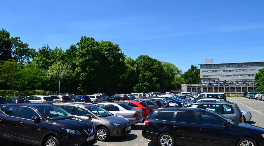 Günstig Parken Nähe Flughafen Berlin Tegel Privat www.parkinglist.de