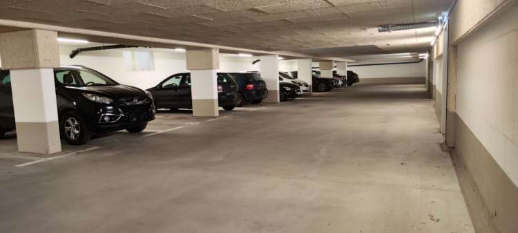 Parkplatz in Tiefgarage mit Valet Service am Airport Düsseldorf