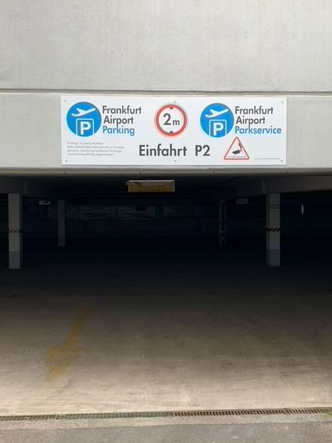 Tiefgaragenparkplatz inkl. Shuttle zum Hafen Frankfurt am Main